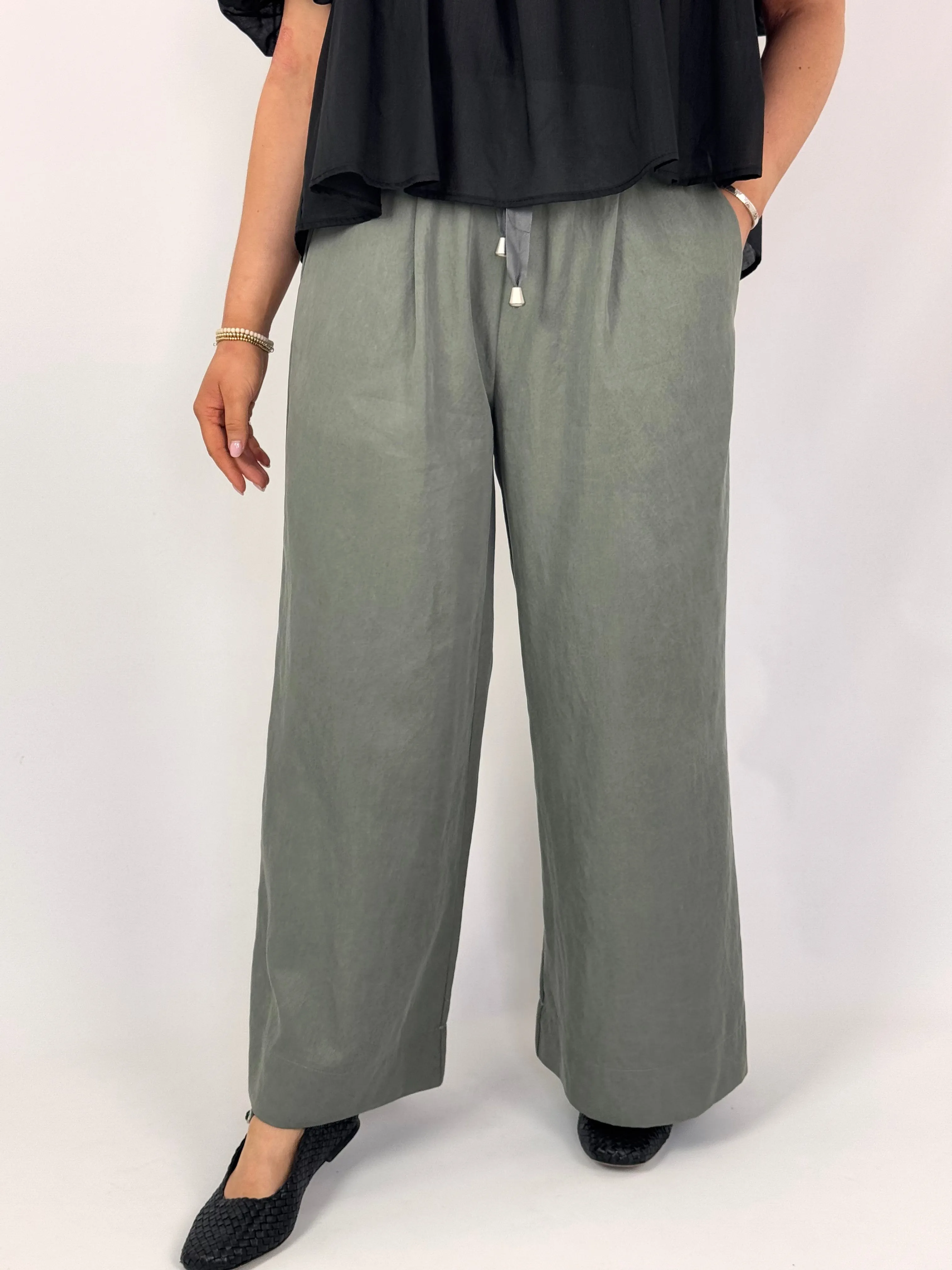 Emin & Paul Drawstring Trousers Khaki