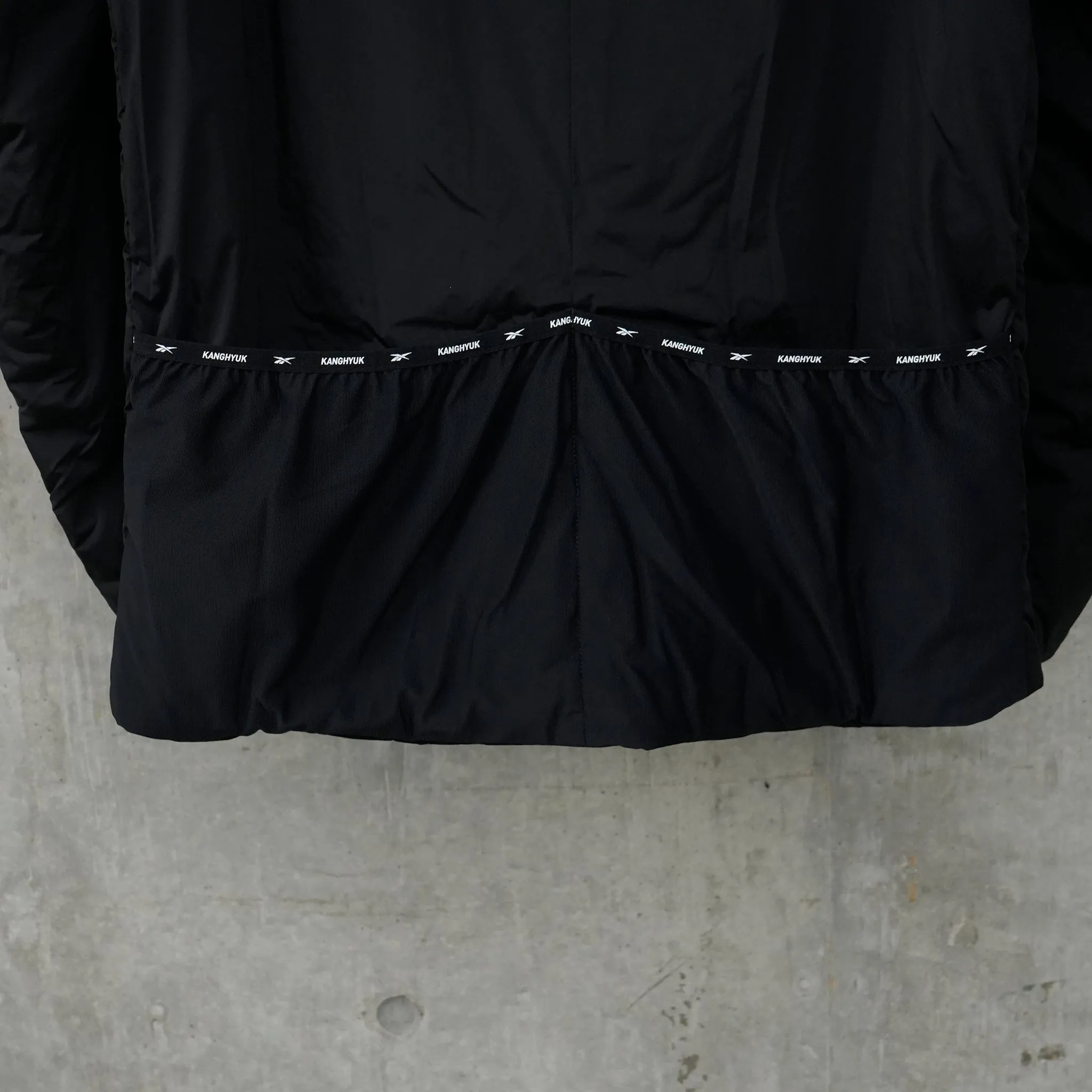 STITCHED LOGO PADDED JACKET / DARK GREY
